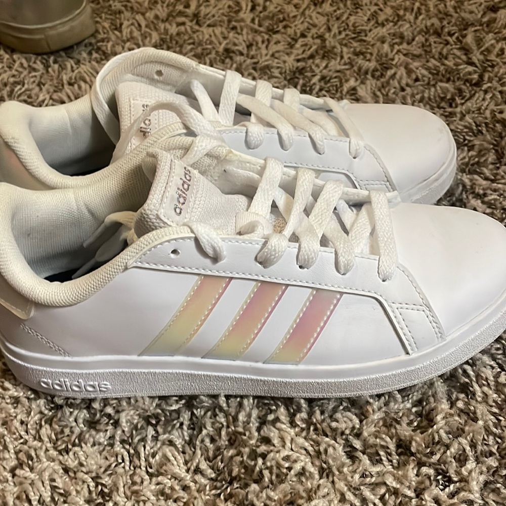 Adidas Sneakers